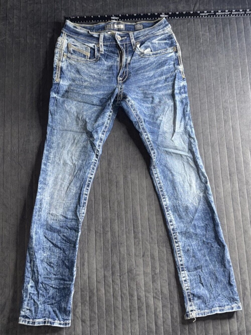BKE Jeans Men’s Size 31R Jake Boot Leg Blue Straight Leg Whiskered Western